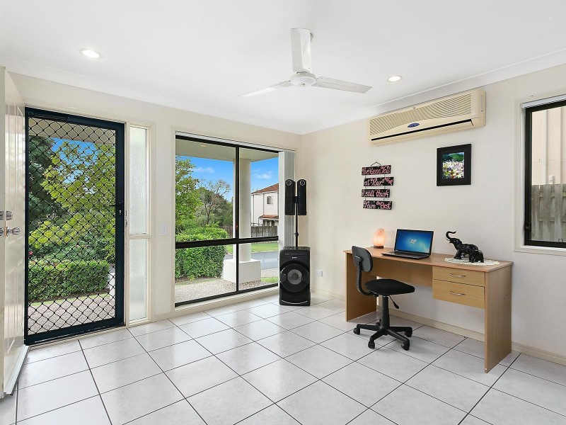 25/1 Hervey Street, Pacific Pines QLD 4211