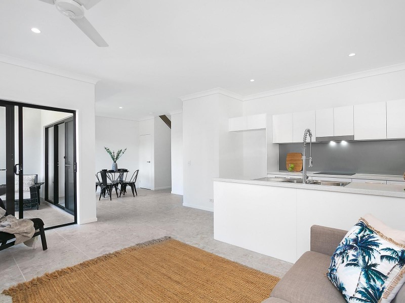 4 Meyer Street, Southport QLD 4215