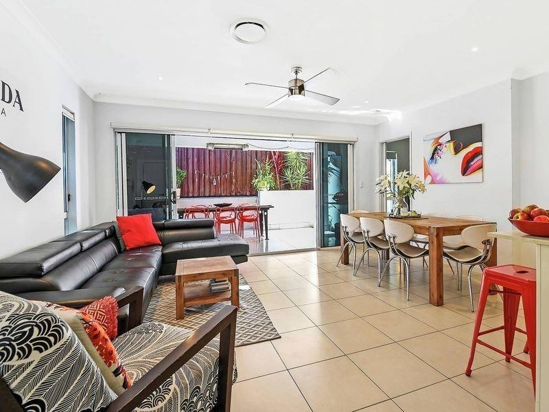 1/84 Falconer Street, Southport QLD 4215