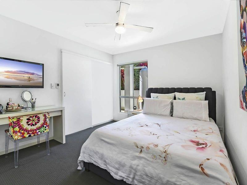 1/84 Falconer Street, Southport QLD 4215