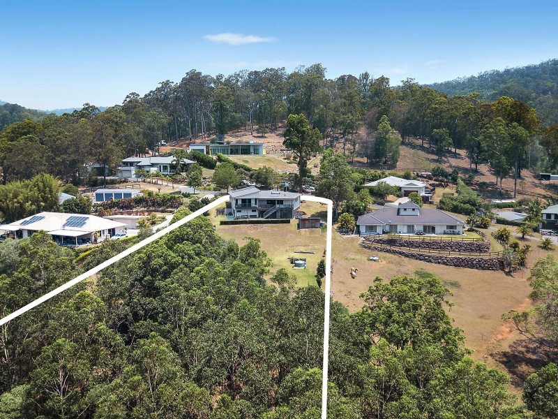 8 Bush Knoll Place, Mount Nathan QLD 4211