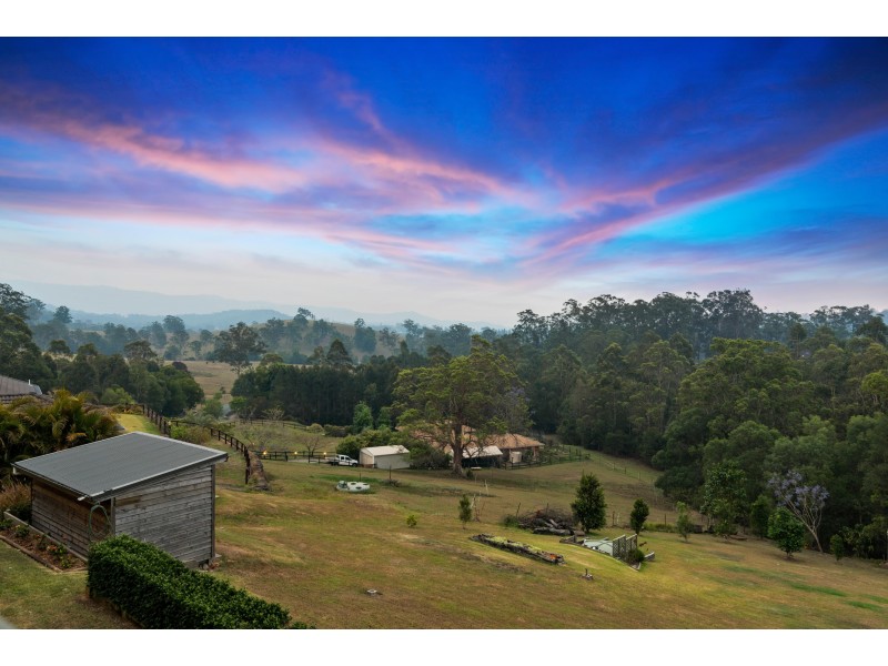 8 Bush Knoll Place, Mount Nathan QLD 4211