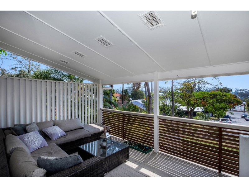 8 Harcourt Crescent, Southport QLD 4215