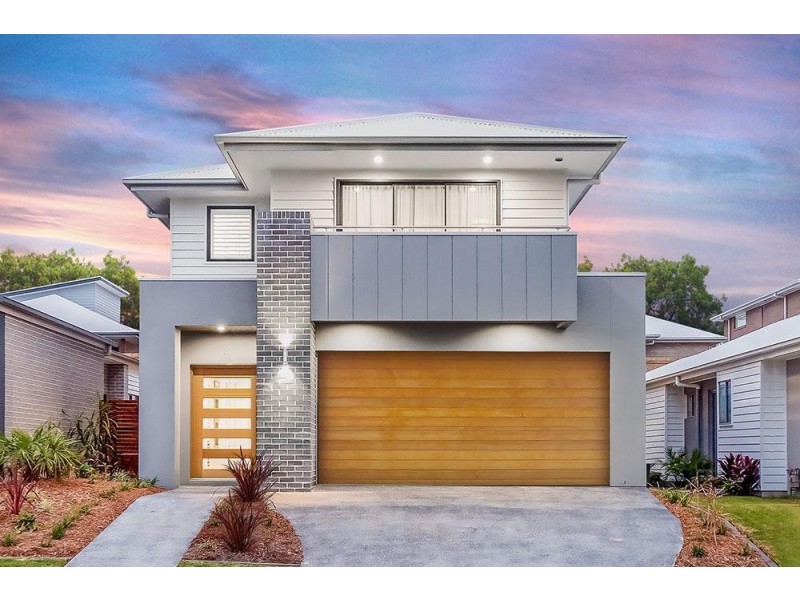 16B Fourth Avenue, Labrador QLD 4215