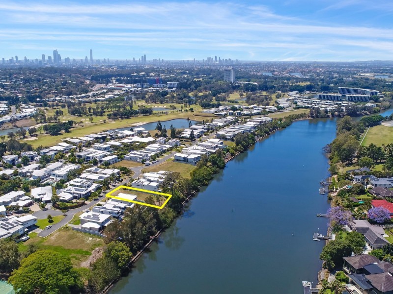 4010 Quayside Street, Benowa QLD 4217