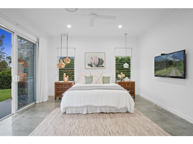 18 Forest Ridge Drive, Bonogin QLD 4213