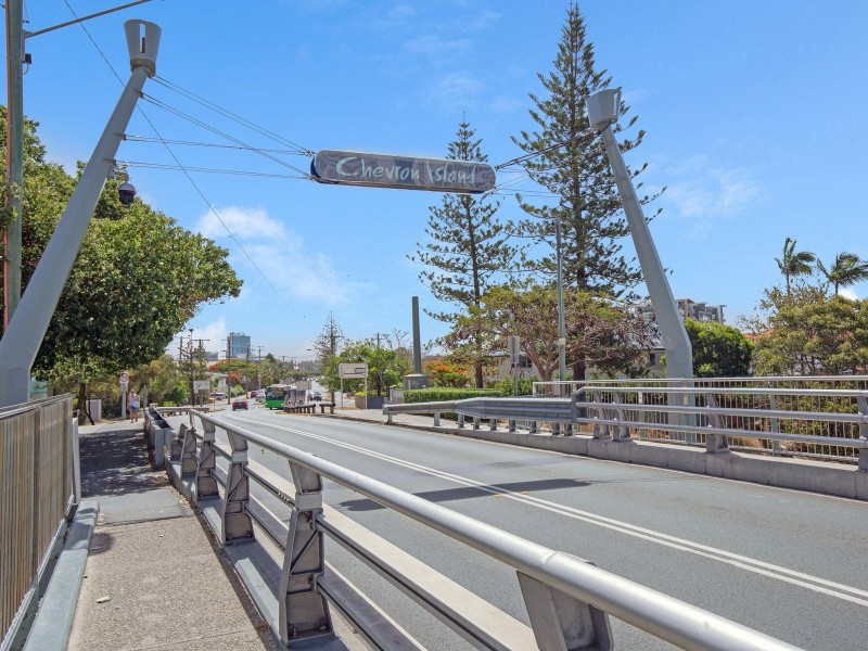 4/19 Darrambal Street, Surfers Paradise QLD 4217