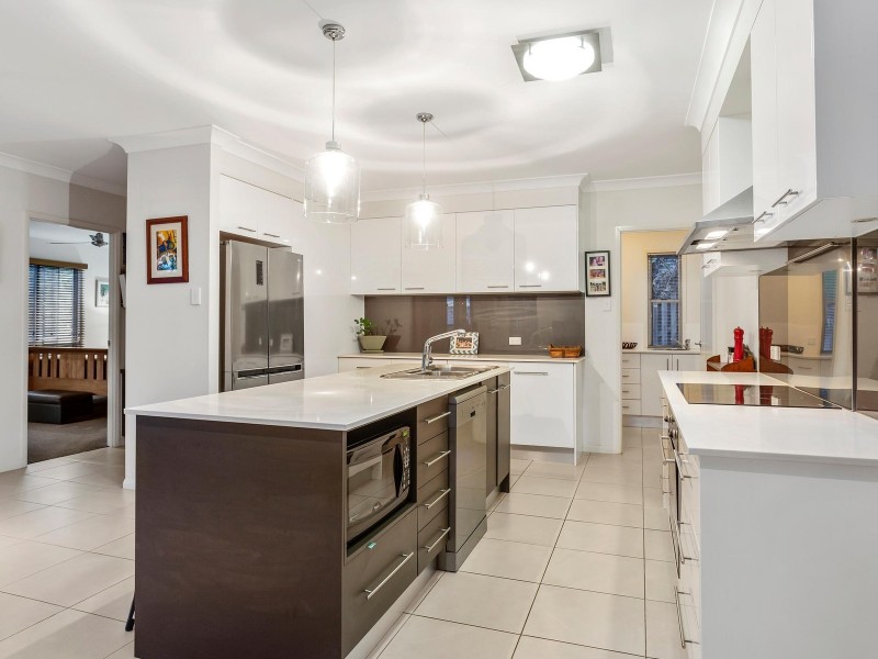 34 Willow Tree Drive, Reedy Creek QLD 4227