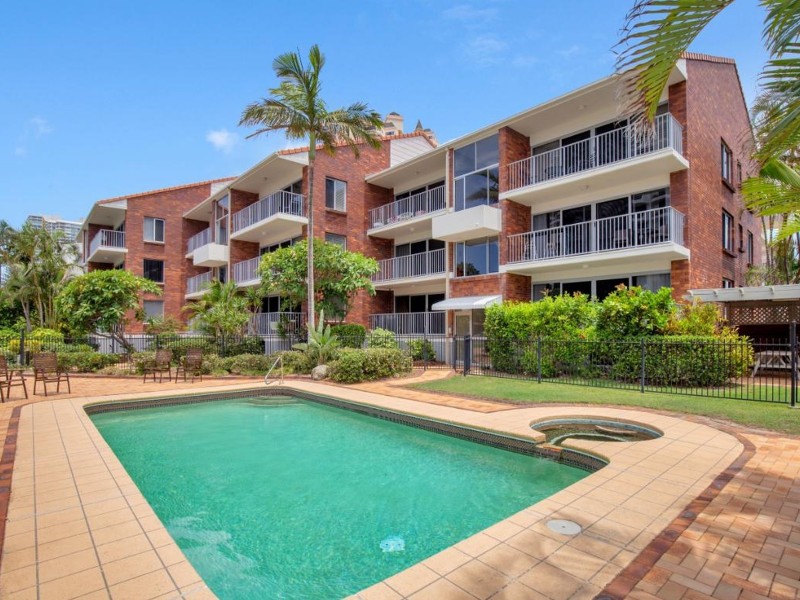 8/111 Old Burleigh Road, Broadbeach QLD 4218
