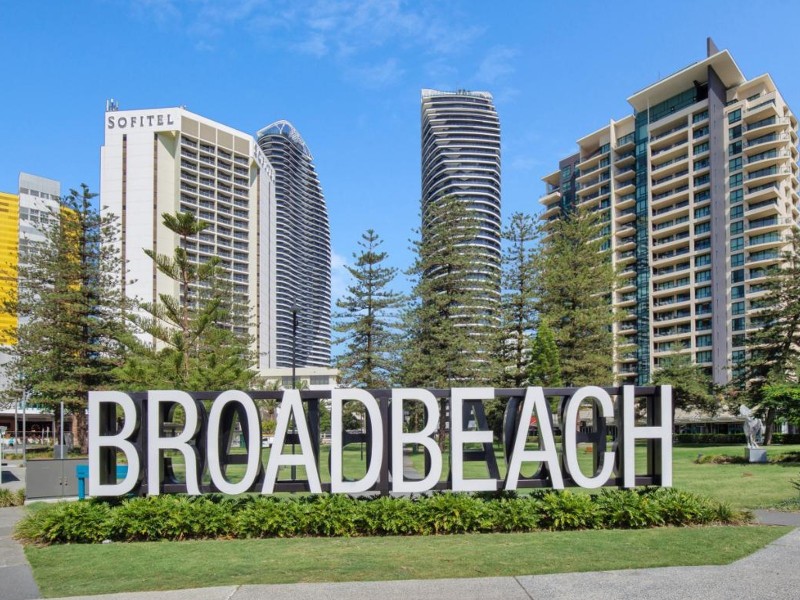 8/111 Old Burleigh Road, Broadbeach QLD 4218