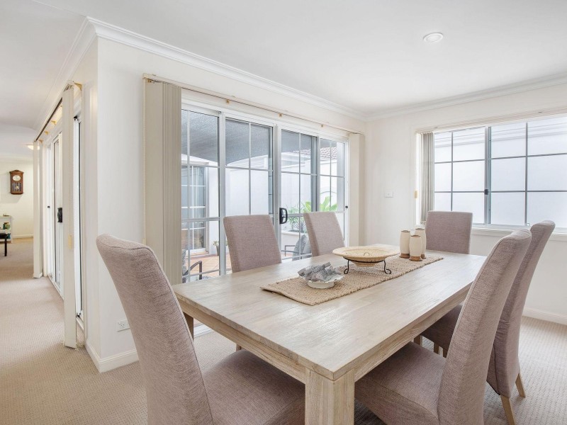 18/70 Marbella Drive, Benowa QLD 4217