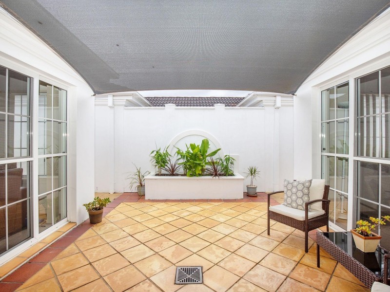 18/70 Marbella Drive, Benowa QLD 4217