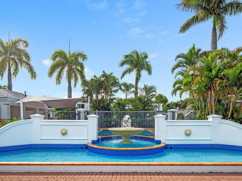 18/70 Marbella Drive, Benowa QLD 4217