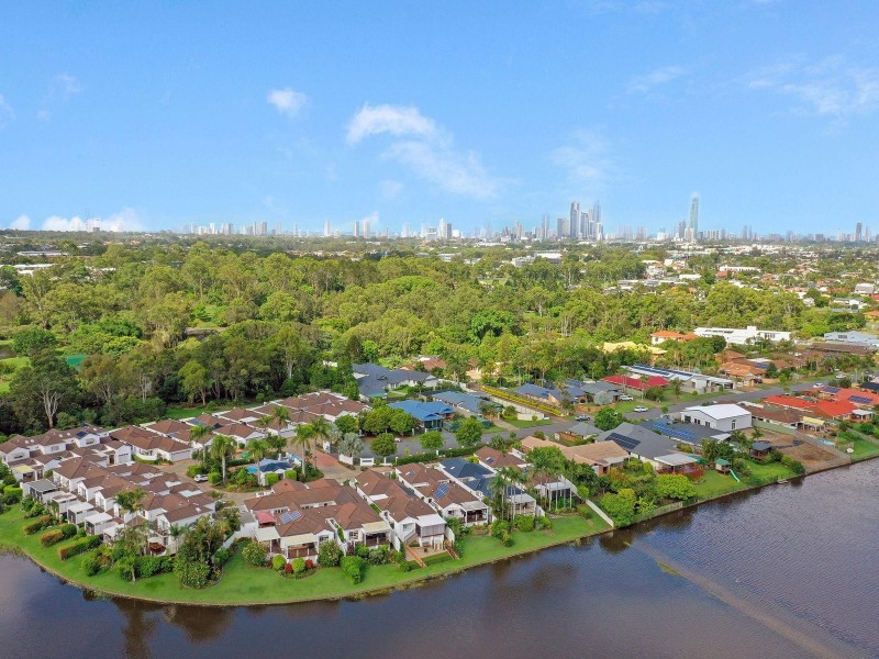 18/70 Marbella Drive, Benowa QLD 4217