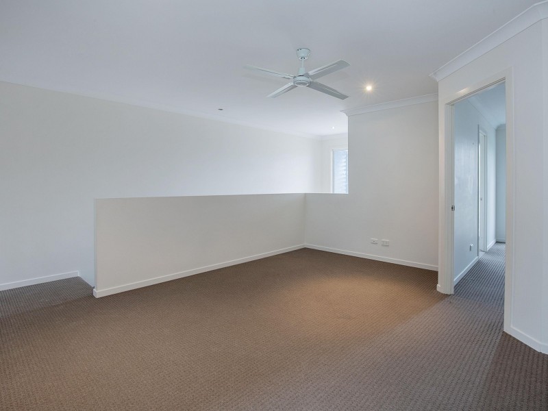 2/127 Pohlman Street, Southport QLD 4215