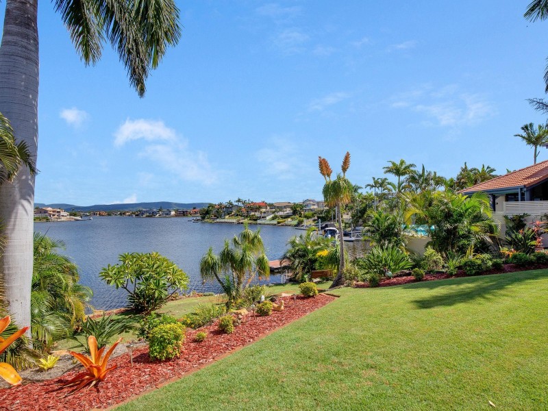 41 Cayman Drive, Clear Island Waters QLD 4226