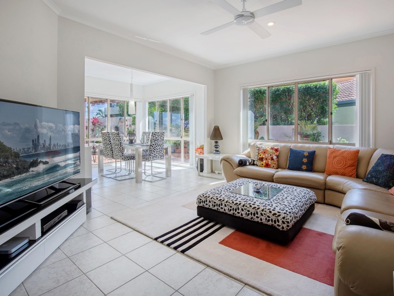 41 Cayman Drive, Clear Island Waters QLD 4226