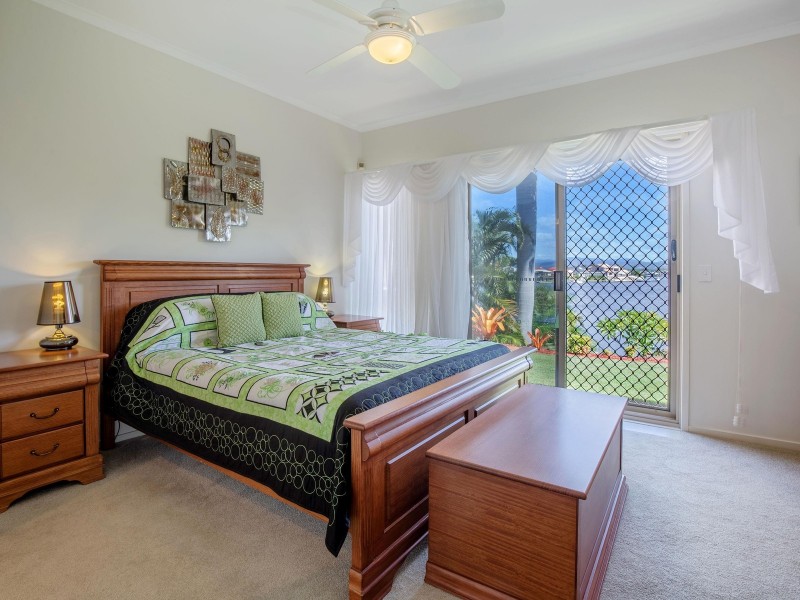 41 Cayman Drive, Clear Island Waters QLD 4226
