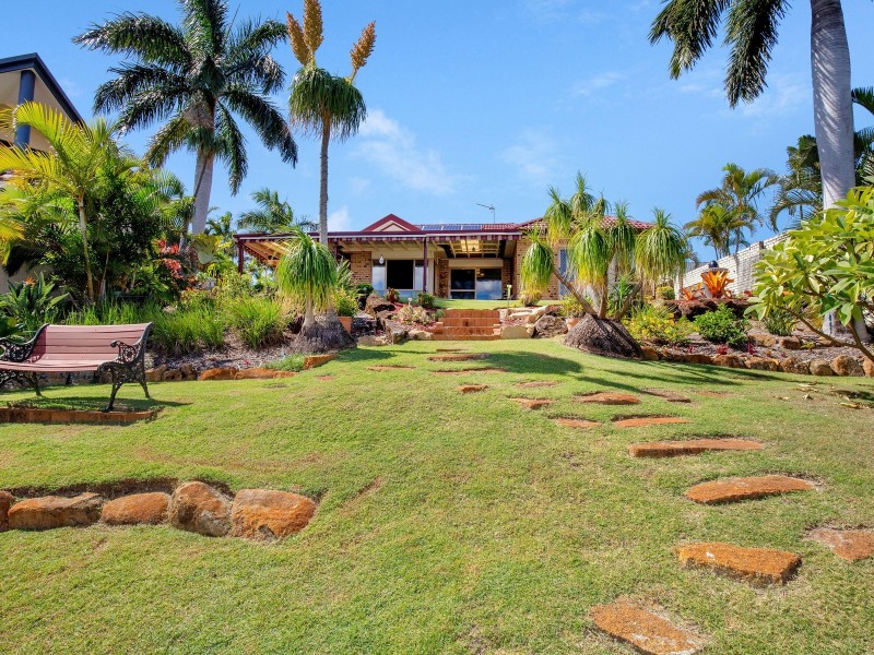 41 Cayman Drive, Clear Island Waters QLD 4226