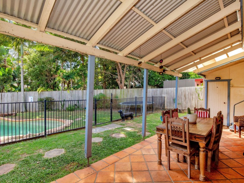3 First Avenue, Labrador QLD 4215