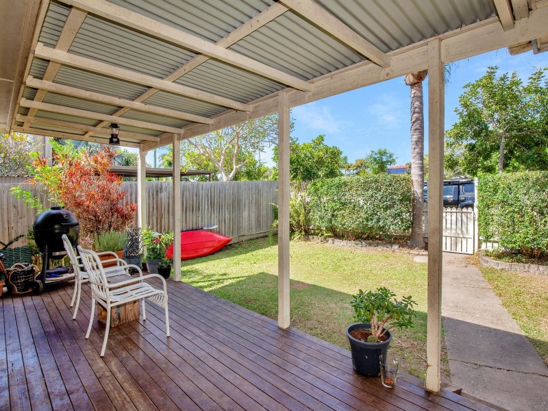 3 First Avenue, Labrador QLD 4215