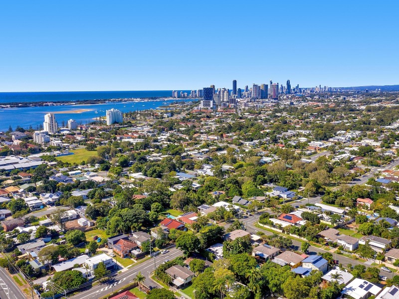 3 First Avenue, Labrador QLD 4215