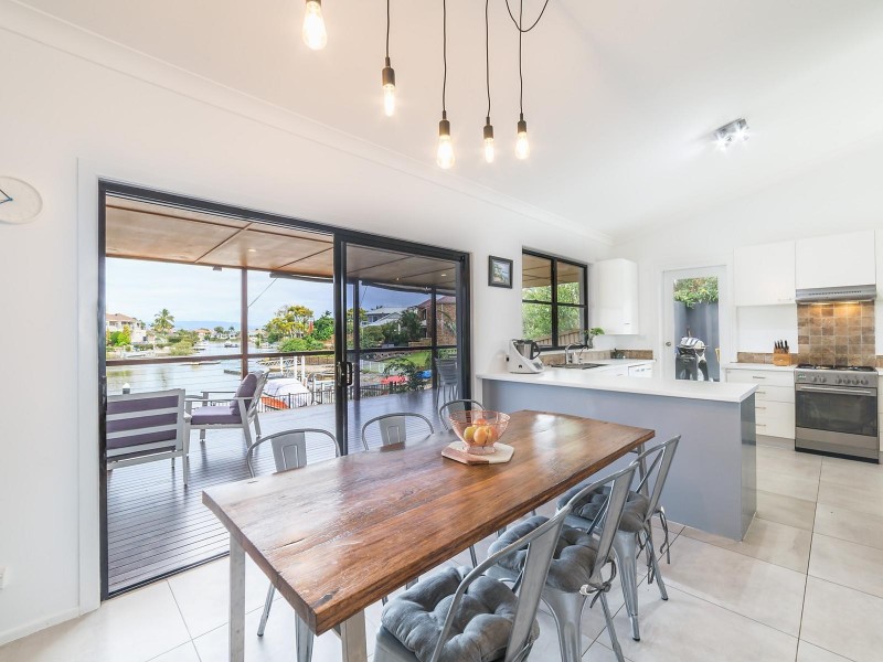 32 Blair Athol Crescent, Sorrento QLD 4217