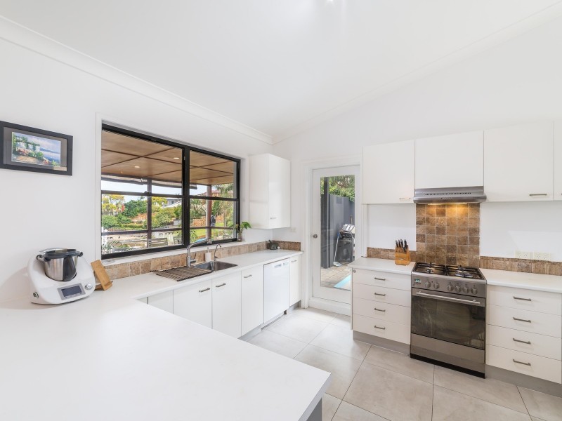 32 Blair Athol Crescent, Sorrento QLD 4217
