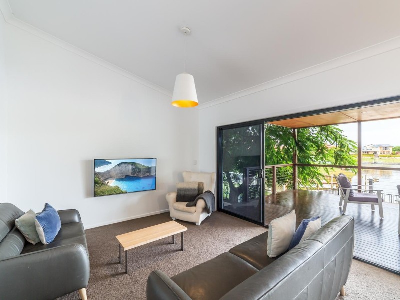 32 Blair Athol Crescent, Sorrento QLD 4217