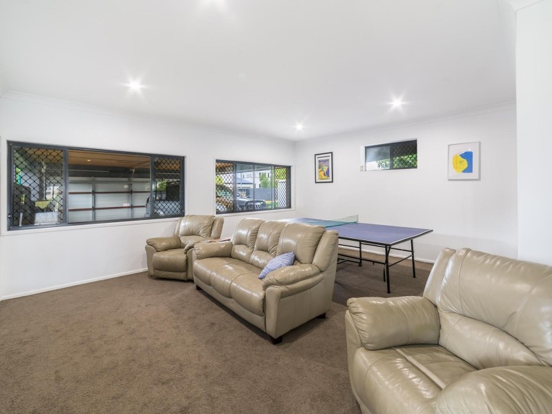32 Blair Athol Crescent, Sorrento QLD 4217