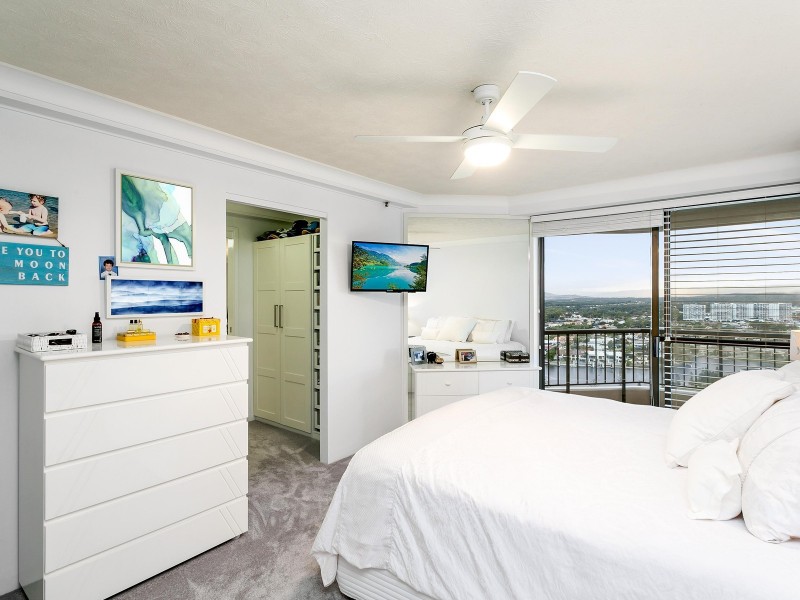 17 Bayview Street, Runaway Bay QLD 4216