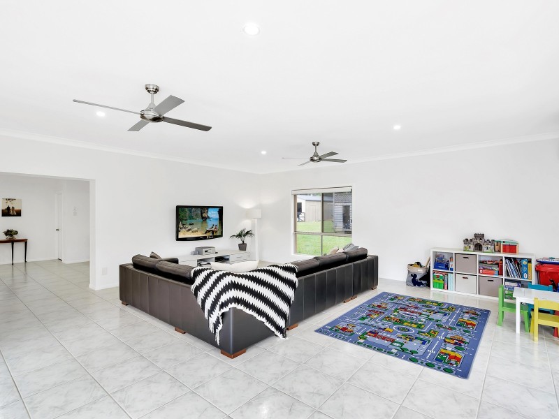 35 Country Crescent, Nerang QLD 4211