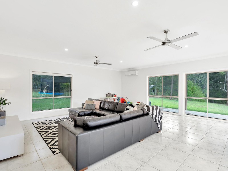 35 Country Crescent, Nerang QLD 4211