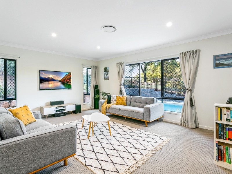 71 Nathanvale Drive, Mount Nathan QLD 4211