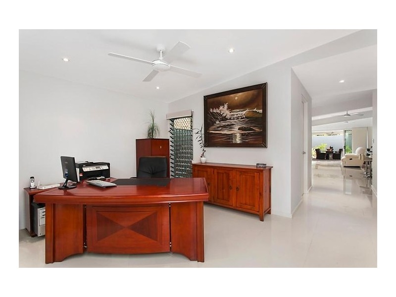 49 Breaker Street, Main Beach QLD 4217