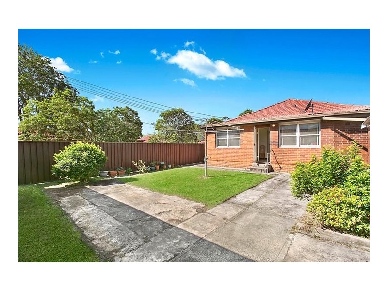 12 Henry Kendall Crescent, Mascot NSW 2020