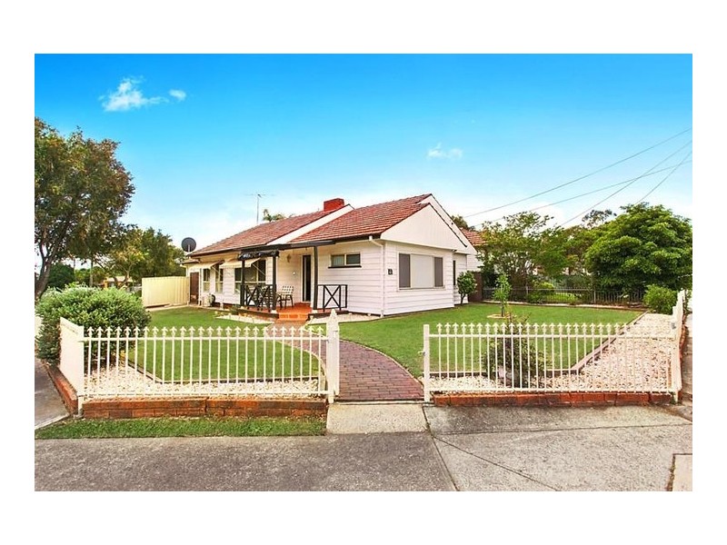 18 Roseland Avenue, Roselands NSW 2196