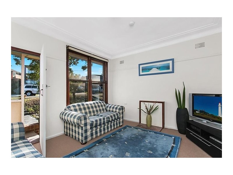 2 Lasseter Avenue, Chifley NSW 2036