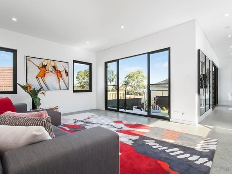 4 Caley Street, Chifley NSW 2036