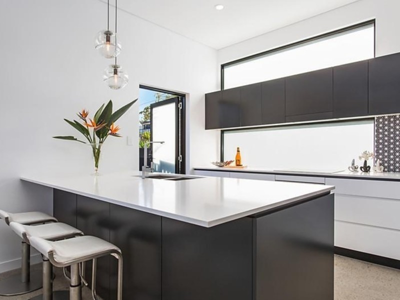 4 Caley Street, Chifley NSW 2036