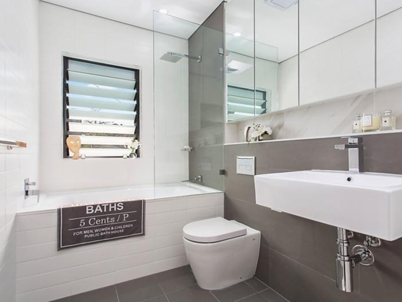 4 Caley Street, Chifley NSW 2036