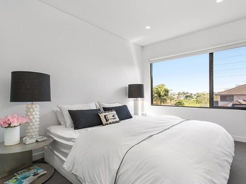 4A Caley Street, Chifley NSW 2036