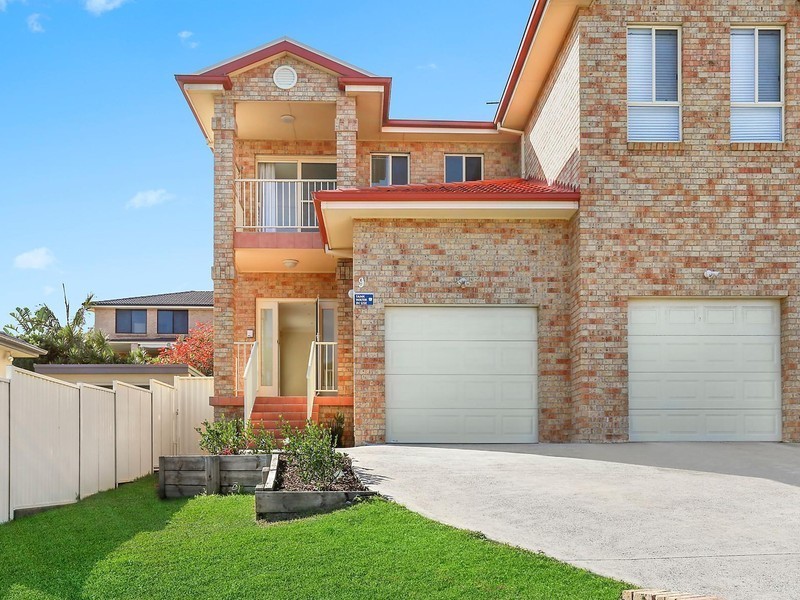 9 Hastings Avenue, Chifley NSW 2036