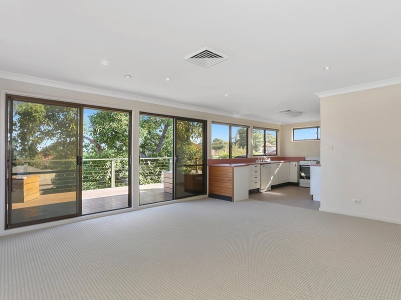 8 King Street, Eastlakes NSW 2018