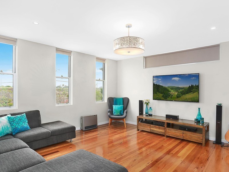 57 Hastings Avenue, Chifley NSW 2036