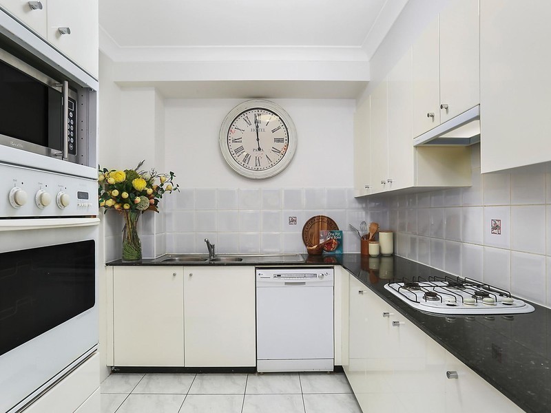 B4/90 Mount Street, Coogee NSW 2034