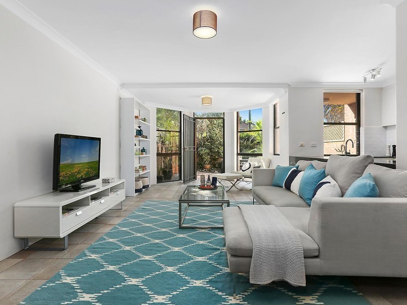 2/4 Edgecumbe Avenue, Coogee NSW 2034