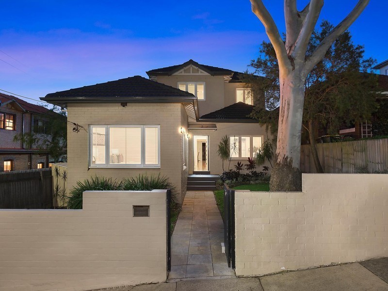 10 Hendy Avenue, South Coogee NSW 2034