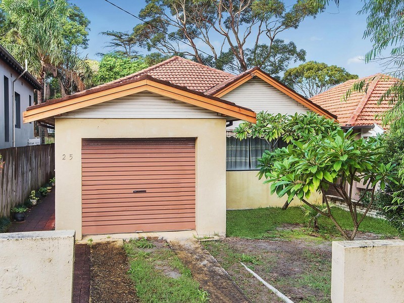 25 Hendy Avenue, South Coogee NSW 2034