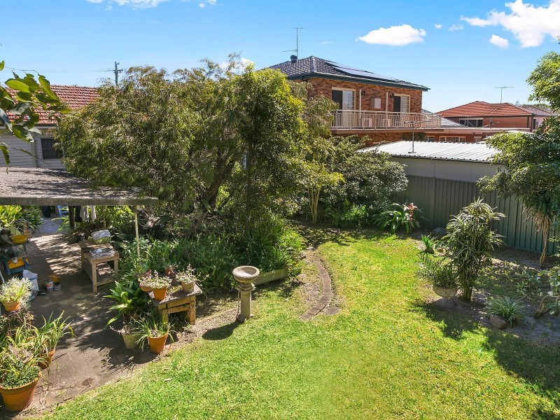 32 Dampier Street, Chifley NSW 2036